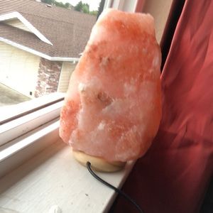 Salt lamp never used